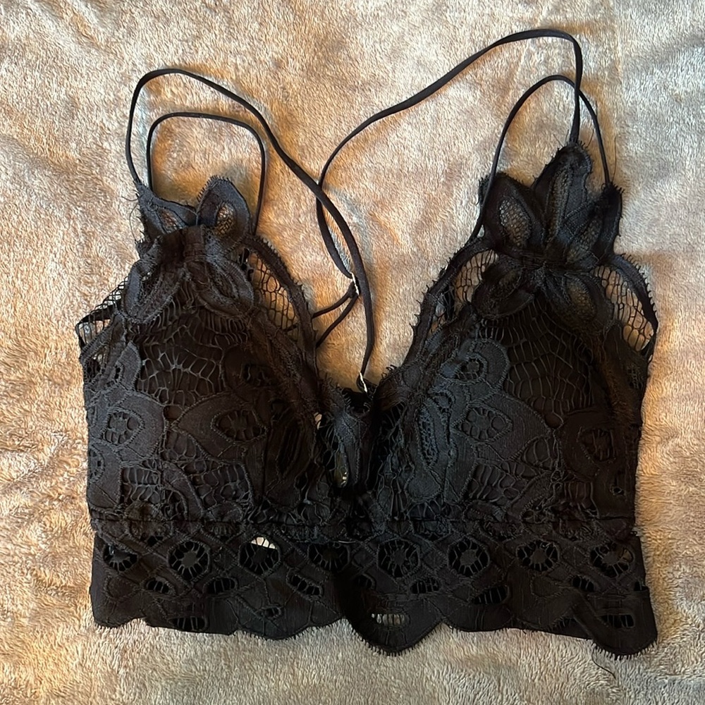 Francesca’s Black Lace Bralette NWT